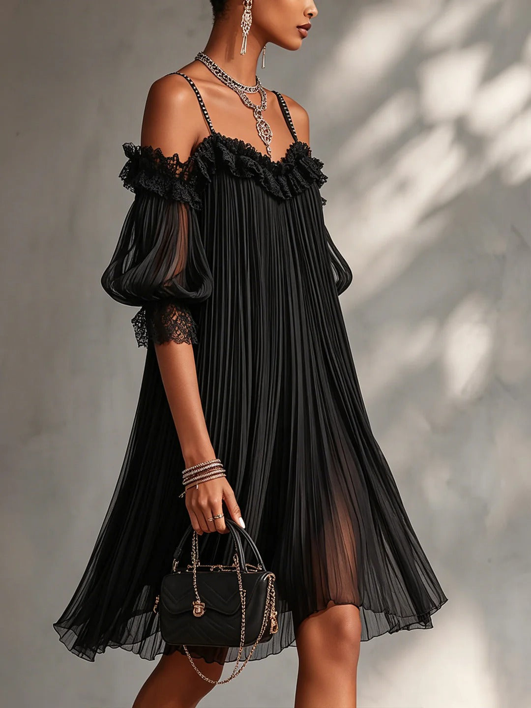 Candelaria - Minivestido de gasa negra con escote Bardot y ribete de encaje