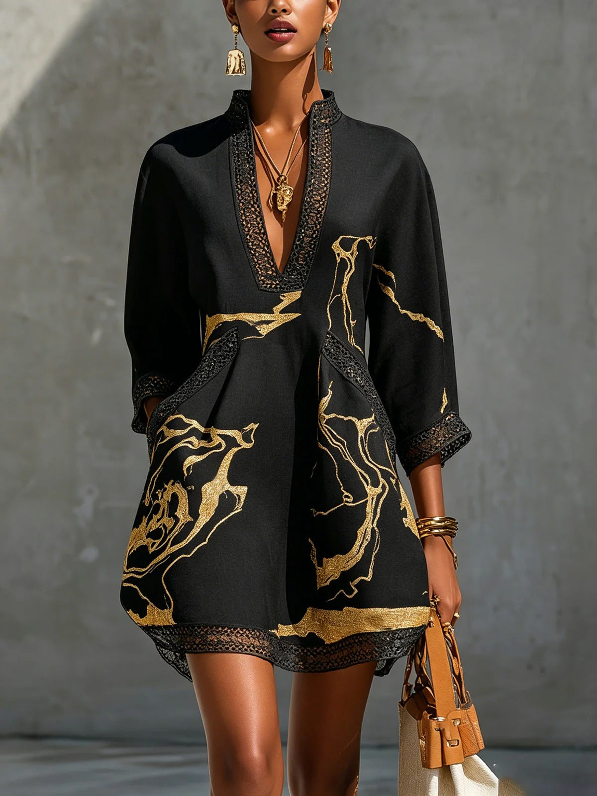 Gracia - Minivestido negro con estampado de mármol dorado y encaje de ganchillo